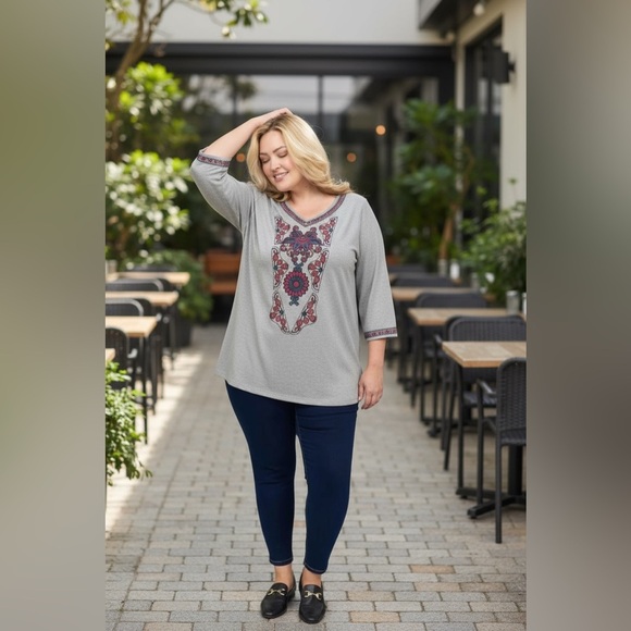 NWOT, Claire France, Plus Size Floral Sweater, 2X, Gray - Picture 1 of 10